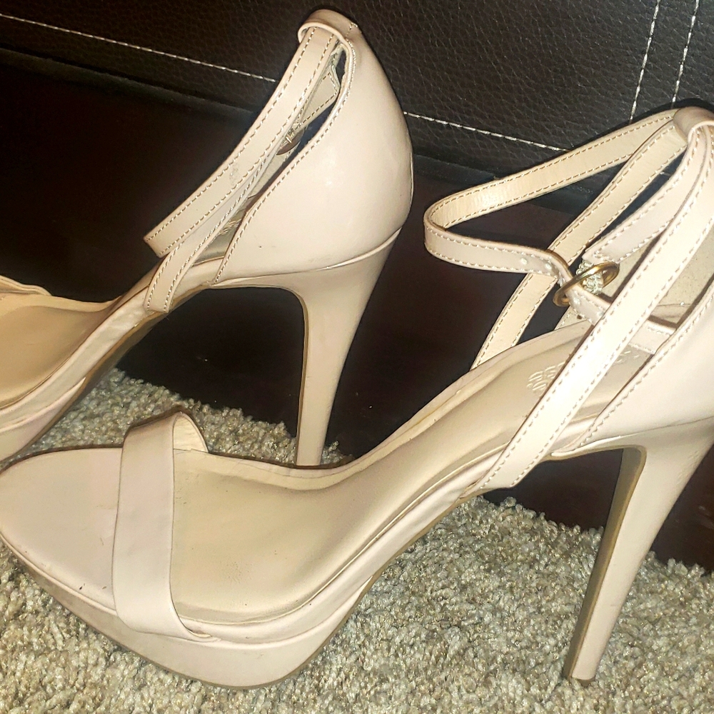 Women's shoes